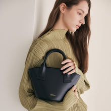 將圖片載入圖庫檢視器 LOEKA Marqueta S 優雅牛皮黑色水桶小包