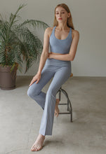 將圖片載入圖庫檢視器 CONCHWEAR 蜜桃臀緊身運動開岔喇叭褲 4色