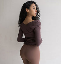 將圖片載入圖庫檢視器 CONCHWEAR 透膚羅紋捲邊上衣 6色