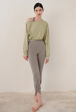 將圖片載入圖庫檢視器 CONCHWEAR 慵懶寬鬆長袖露肩罩衫 4色