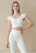 將圖片載入圖庫檢視器 CONCHWEAR 甜美荷葉袖運動上衣 3色