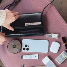 將影片載入圖庫檢視器並播放,MARHEN.J Elina 簡約都會迷你皮革斜背包 (4色)