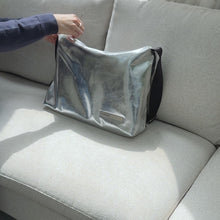 將影片載入圖庫檢視器並播放,MARHEN.J Lowell 方形肩背包(2色)