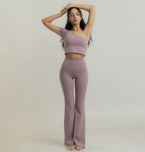 將圖片載入圖庫檢視器 CONCHWEAR 蜜桃臀緊身運動喇叭褲 7色