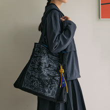 將圖片載入圖庫檢視器 CCOMAQUE BY DOLSILNAI 藍色松葉鑰匙鏈