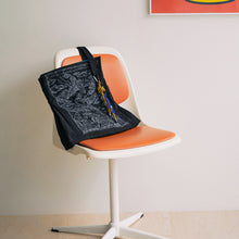 將圖片載入圖庫檢視器 CCOMAQUE BY DOLSILNAI 白鶴印花黑色手提包