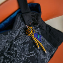 將圖片載入圖庫檢視器 CCOMAQUE BY DOLSILNAI 藍色松葉鑰匙鏈