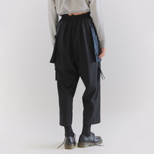 將圖片載入圖庫檢視器 CCOMAQUE BY DOLSILNAI 黑色大口袋寬版長褲