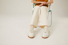 將圖片載入圖庫檢視器 GRIMPER Stick Rugged 奶油白厚底球鞋 (MONSTA X 亨元、Billlie HARUNA同款)