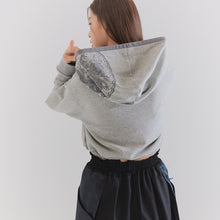 將圖片載入圖庫檢視器 CCOMAQUE BY DOLSILNAI 灰色短版連帽上衣/帽T