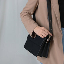 將圖片載入圖庫檢視器 D.LAB May 黑色斜肩包
