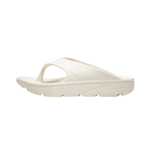 將圖片載入圖庫檢視器 AKIII CLASSIC Cloud Recovery Flipflop V2 象牙白棉花糖輕量夾腳拖鞋