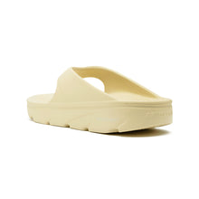 將圖片載入圖庫檢視器 AKIII CLASSIC Cloud Recovery Flipflop V2 奶油色輕量夾腳拖鞋