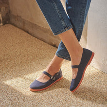 將圖片載入圖庫檢視器 VICTORIA 深藍色瑪莉珍鞋