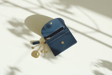 將圖片載入圖庫檢視器 D.LAB Nini 微笑真皮深藍色卡夾零錢包