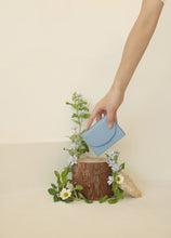 將圖片載入圖庫檢視器 D.LAB Nini 微笑真皮藍色卡夾零錢包