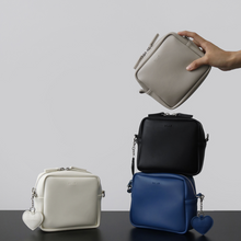 將圖片載入圖庫檢視器 D.LAB Coy 藍色迷你斜垮包