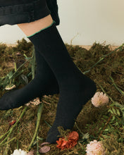 將圖片載入圖庫檢視器 I HATE MONDAY x Neul 滾邊襪_黑色