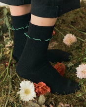 將圖片載入圖庫檢視器 I HATE MONDAY x Neul 滾邊襪_黑色