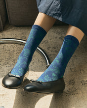 將圖片載入圖庫檢視器 I HATE MONDAY x Neul 金蔥滾邊襪_藍色