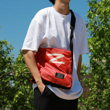 將圖片載入圖庫檢視器 OVER LAB Another High 大尺寸環保斜垮包_4色