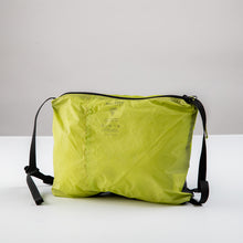 將圖片載入圖庫檢視器 OVER LAB Another High 螢光綠環保斜垮包