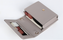 將圖片載入圖庫檢視器 D.LAB Teen Lip 鍊條迷你灰褐色方包