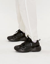 將圖片載入圖庫檢視器 23.65 New Phase 黑色老爹鞋
