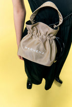 將圖片載入圖庫檢視器 MARHEN.J Charron 米駝色水桶包