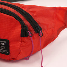 將圖片載入圖庫檢視器 OVER LAB Another High 紅色環保斜垮腰包
