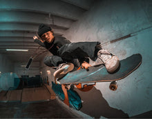 將圖片載入圖庫檢視器 SHARON6 可拆式背帶防撞手機殼_花路