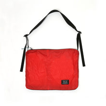 將圖片載入圖庫檢視器 OVER LAB Another High 大尺寸環保斜垮包_4色