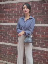 將影片載入圖庫檢視器並播放,MARHEN.J Charron 粉色水桶包