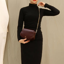 將圖片載入圖庫檢視器 D.LAB Momo 酒紅色雙背帶側背包