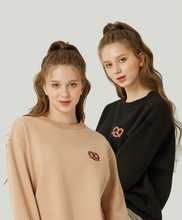 將圖片載入圖庫檢視器 GRIMPER Pretzel蝴蝶脆餅🥨駝色大學T