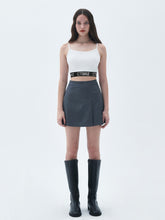 將圖片載入圖庫檢視器 CITYBREEZE Logo白色短版無袖羅紋上衣/運動風背心(OH MY GIRL Arin、IZ*ONE金珉周同款)