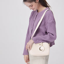 將圖片載入圖庫檢視器 D.LAB Coco 奶油色斜肩包