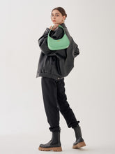 將圖片載入圖庫檢視器 STRETCH ANGELS 亮綠色馬卡龍新月包