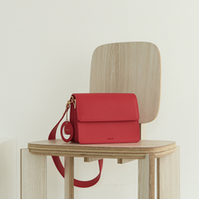 將圖片載入圖庫檢視器 D.LAB May 紅色斜肩包