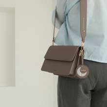 將圖片載入圖庫檢視器 D.LAB May 咖啡色斜肩包