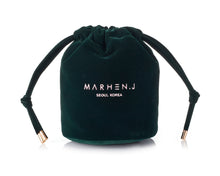 將圖片載入圖庫檢視器 MARHEN.J Jory天鵝絨水桶包_深綠色