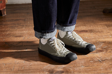 將圖片載入圖庫檢視器 BAKE-SOLE Yeast 橄欖綠x黑底帆布鞋