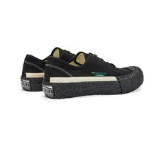 將圖片載入圖庫檢視器 BAKE-SOLE Crust 黑色帆布鞋