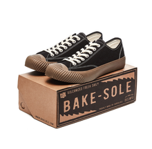 將圖片載入圖庫檢視器 BAKE-SOLE Yeast 黑色x咖啡底帆布鞋