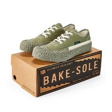 將圖片載入圖庫檢視器 BAKE-SOLE Crust 橄欖綠帆布鞋
