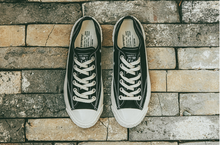 將圖片載入圖庫檢視器 BAKE-SOLE Sable 經典黑白色帆布鞋