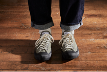 將圖片載入圖庫檢視器 BAKE-SOLE Yeast 橄欖綠x黑底帆布鞋