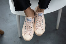 將圖片載入圖庫檢視器 BAKE-SOLE Sable 玫瑰粉帆布鞋