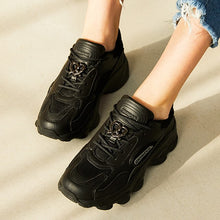 將圖片載入圖庫檢視器 GRIMPER Pretzel蝴蝶脆餅🥨黑色老爹鞋 (B1A4 振永、DKZ 珉奎同款)