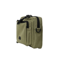 將圖片載入圖庫檢視器 D.LAB Dura 軍綠色休閒斜背包